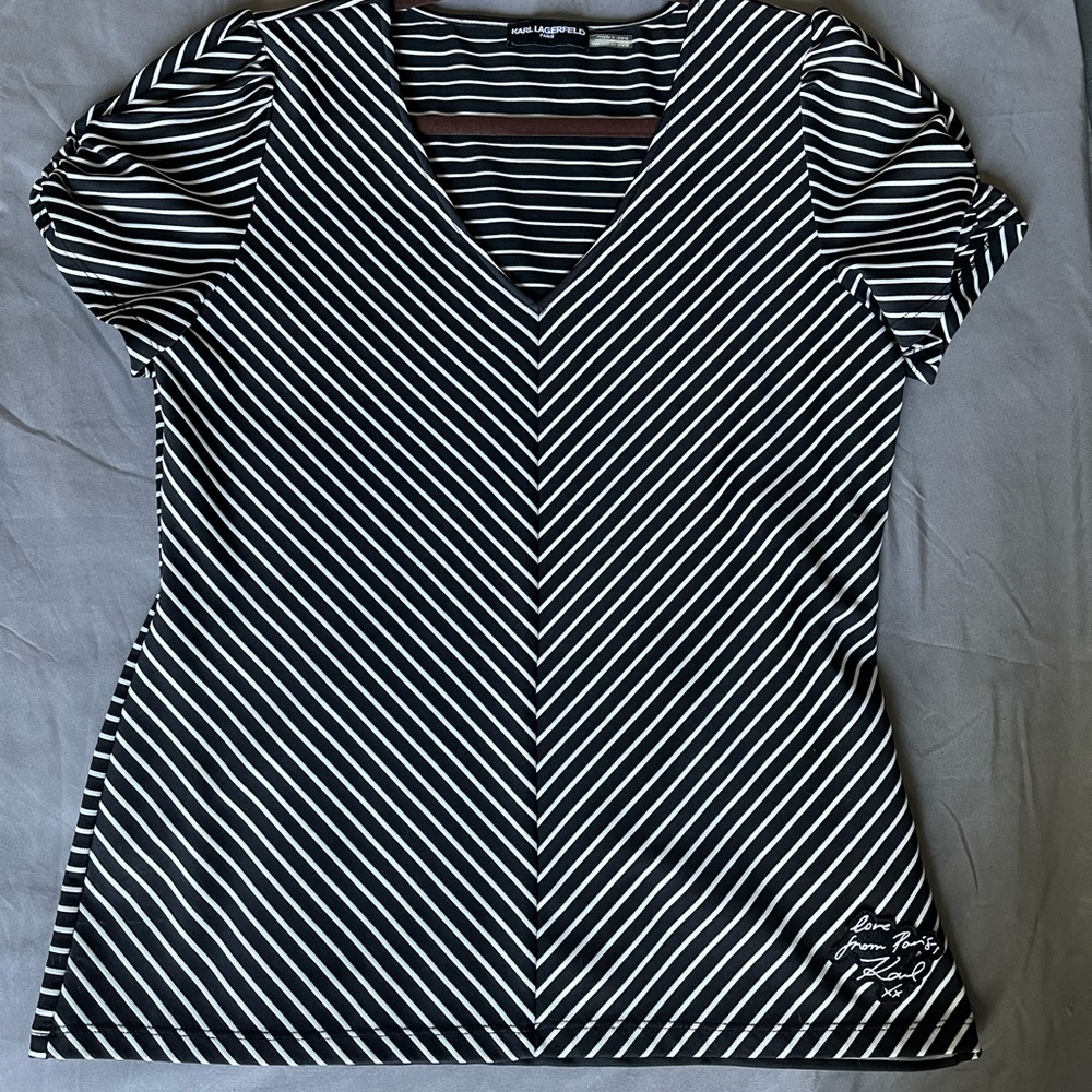 Karl Lagerfeld striped fitted shirt, very flattering! Worn once.